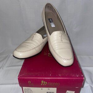 Munro American  Women's Slip On Loafer, Bone, Size 9N